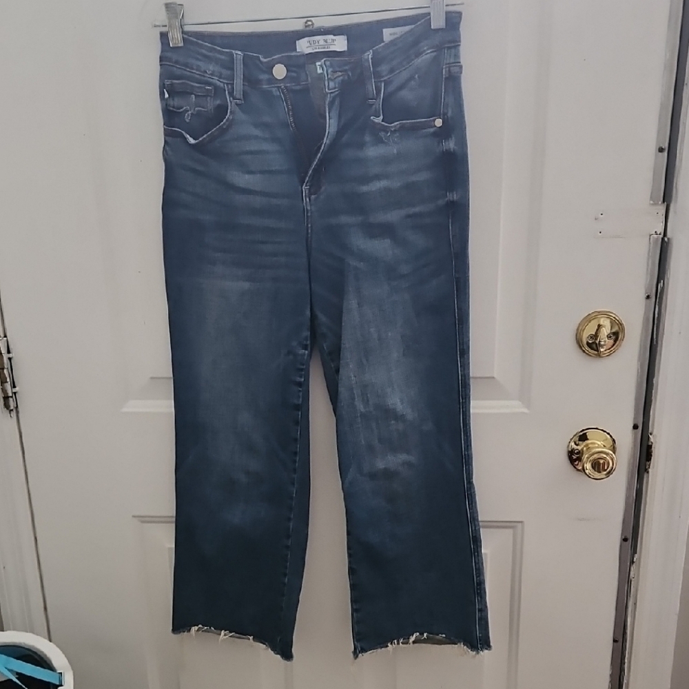 Judy Blue Dark Wash Cropped Jeans